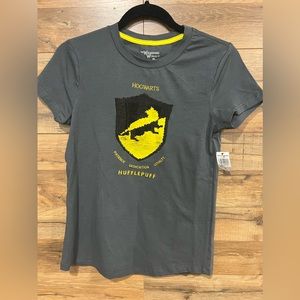 Huffelpuff t shirt nwt changeable sequin pattern